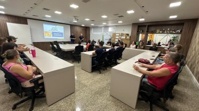 Mais uma turma de 15 fam&iacute;lias inicia no "De Olho"