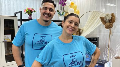 Apresentadores da live Fabiane Fagundes e Leandro Meirelles