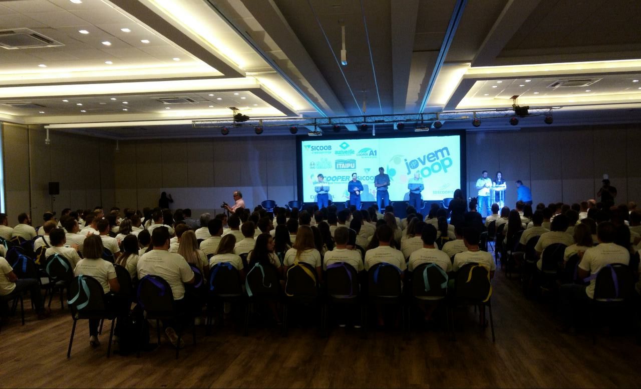 JUVENTUDE COOPERATIVISTA: Jovens da Cooper A1 estão em Florianópolis para o 2º Encontro Estadual JovemCoop