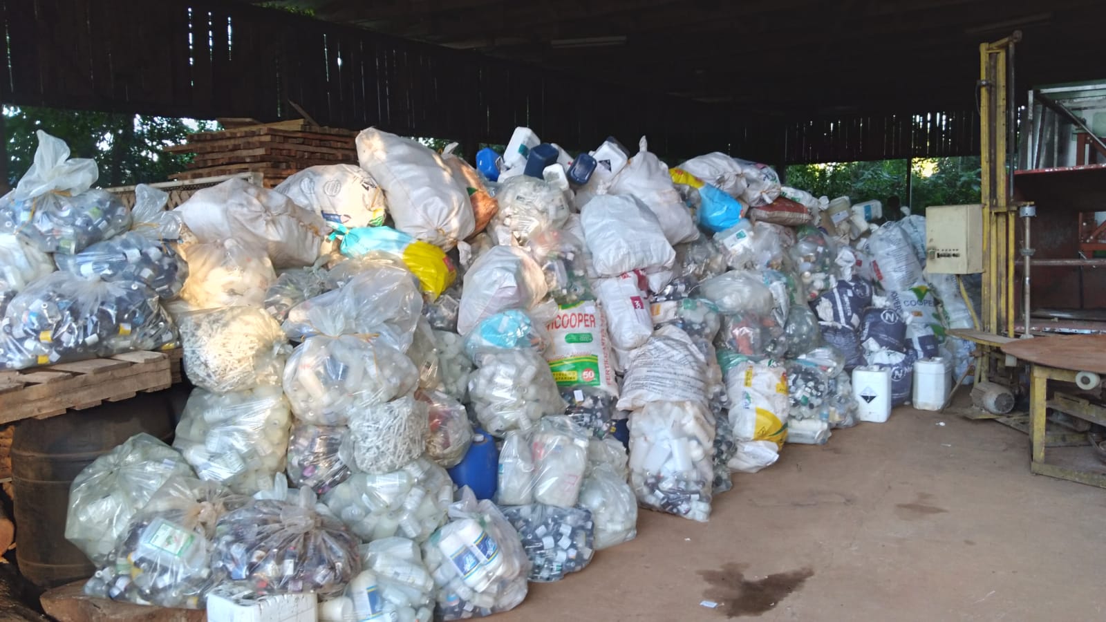 PROGRAMA COLETA SEGURA 2022: Mais de 26 mil quilos de resíduos retirados do campo