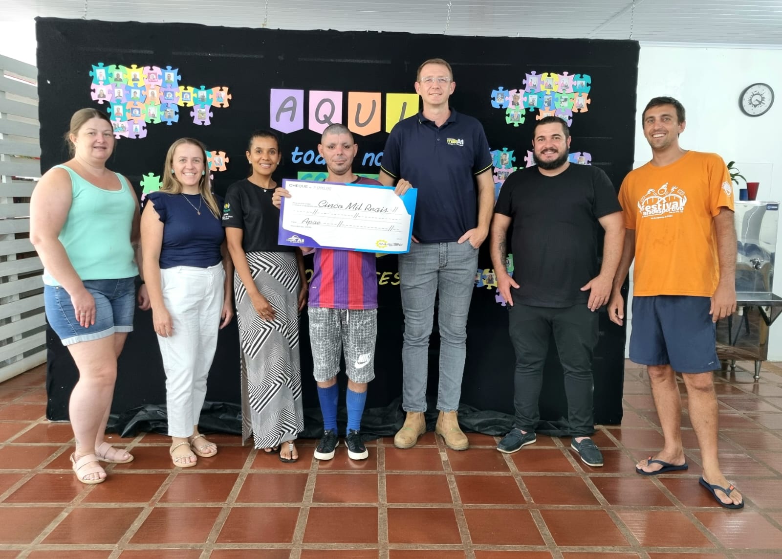 FORTALECER A COMUNIDADE: Doação para a APAE de Mondai 