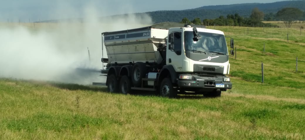 AGRICULTURA DE PRECISÃO: Primeira distribuição de calcário é realizada  